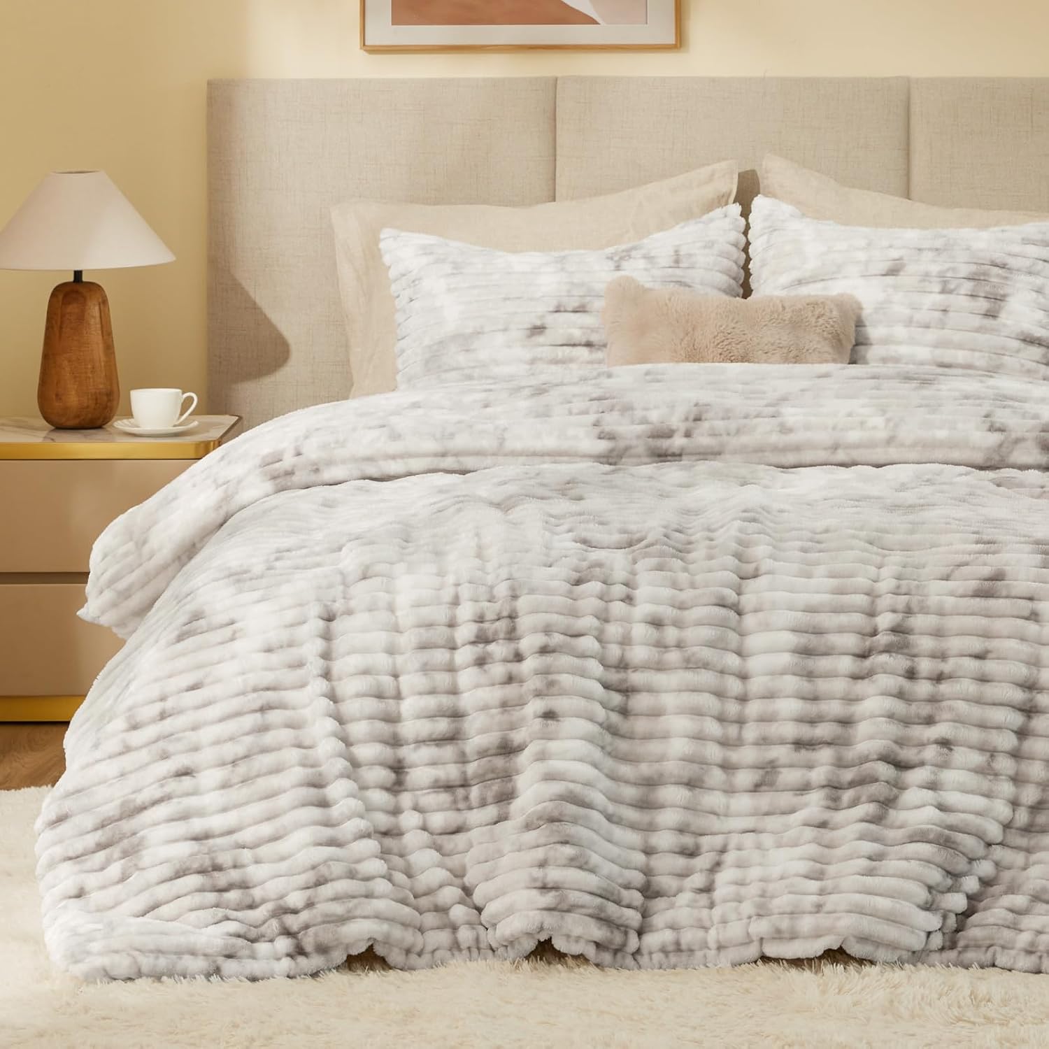 BEDELITE Fleece Queen Comforter Set -Super Soft & Warm Fluffy Cream White Bedding, Luxury Fuzzy Heavy Bed Set for Winter with 2 Pillow Cases