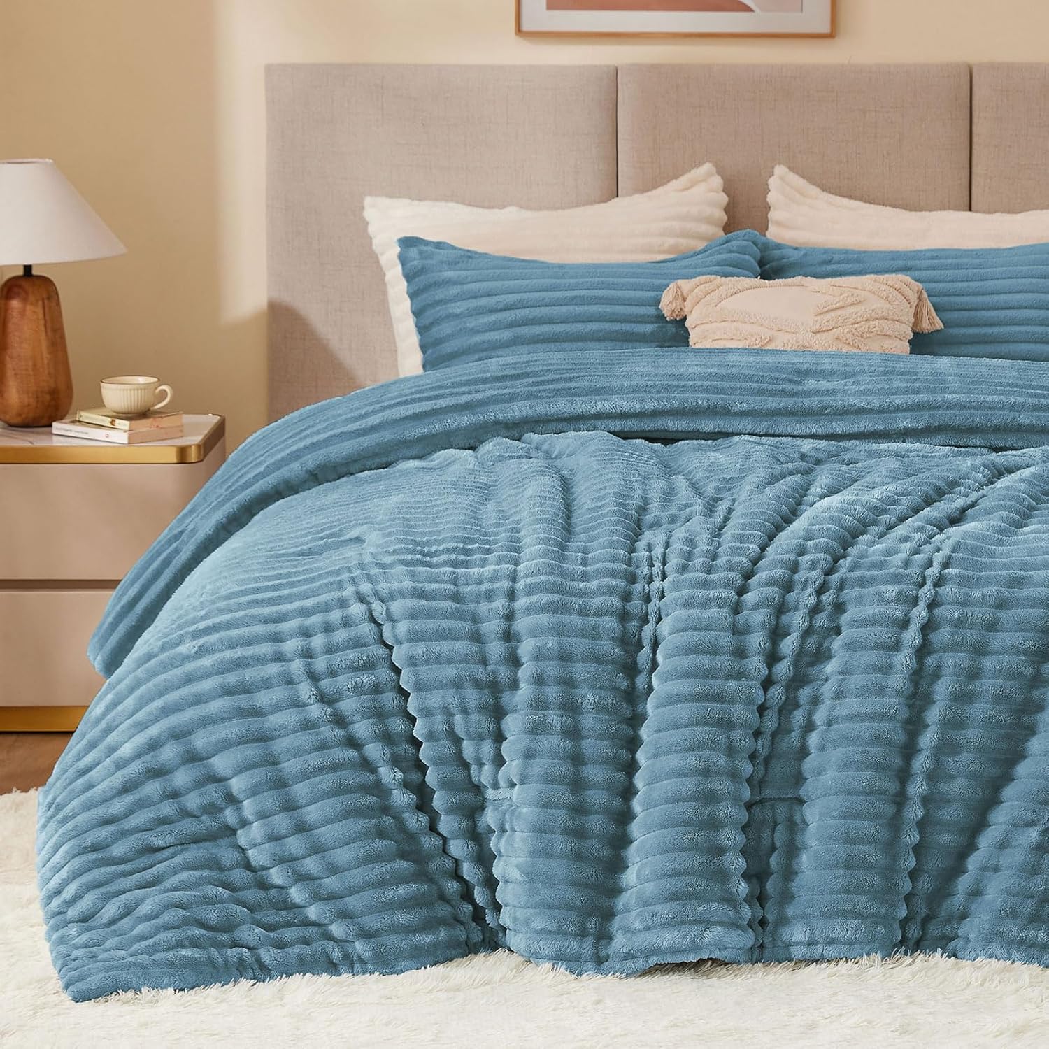 BEDELITE Fleece Queen Comforter Set -Super Soft & Warm Fluffy Cream White Bedding, Luxury Fuzzy Heavy Bed Set for Winter with 2 Pillow Cases