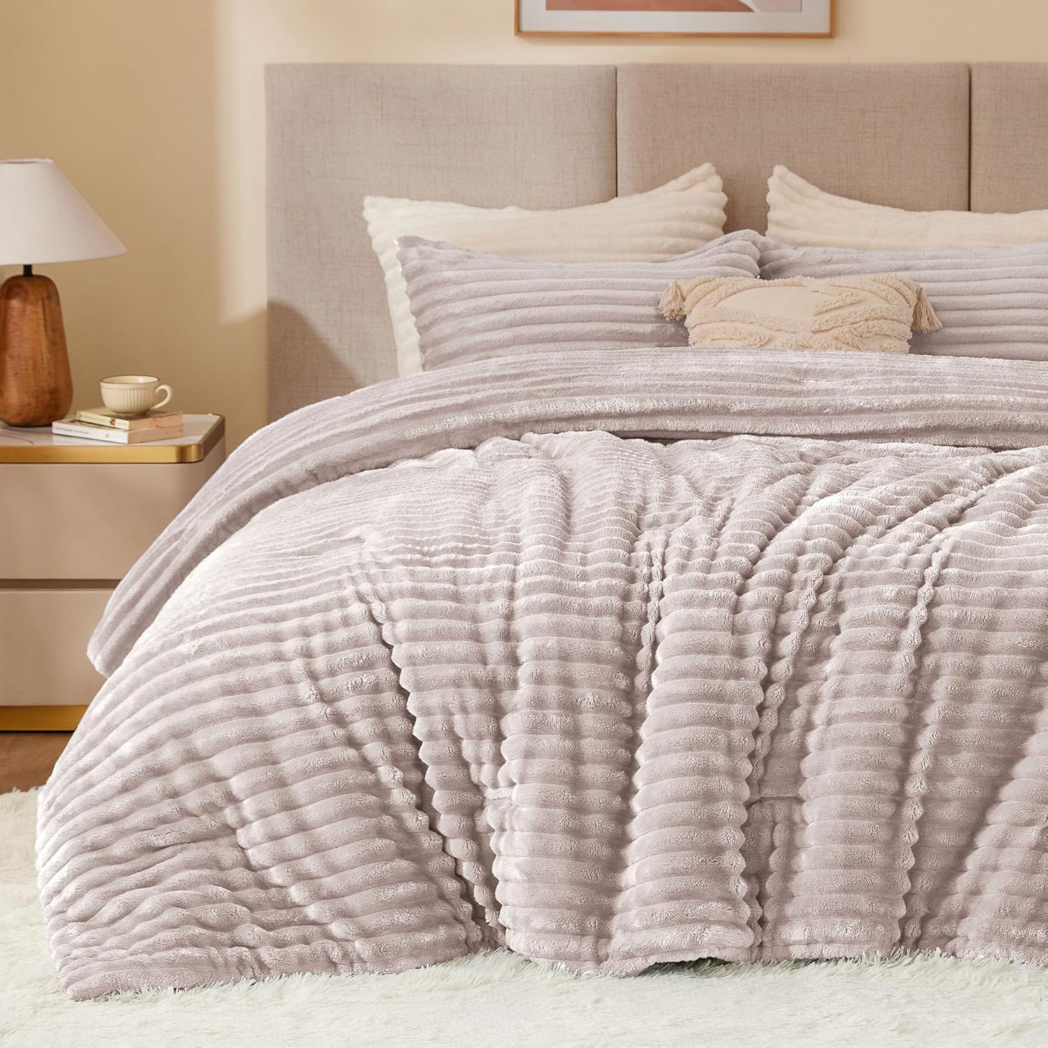 BEDELITE Fleece Queen Comforter Set -Super Soft & Warm Fluffy Cream White Bedding, Luxury Fuzzy Heavy Bed Set for Winter with 2 Pillow Cases