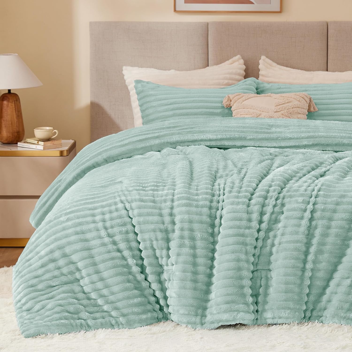 BEDELITE Fleece Queen Comforter Set -Super Soft & Warm Fluffy Cream White Bedding, Luxury Fuzzy Heavy Bed Set for Winter with 2 Pillow Cases